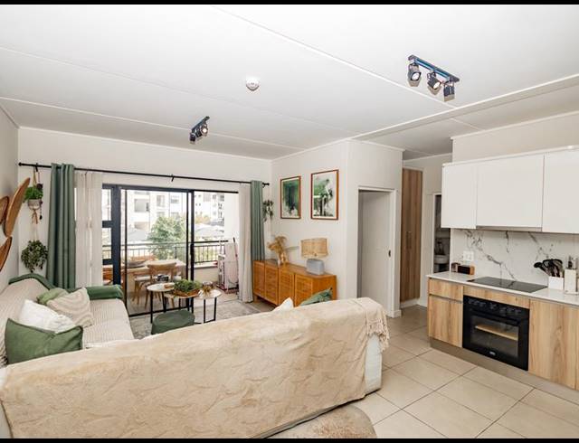 2 BEDROOM APARTMENT FOR SALE IN SANDOWN